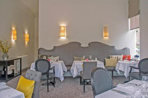 willicombe-park-dining.jpg