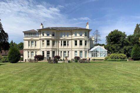 willicombe-main-house-and-croquet-lawn.jpg