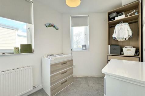 Bedroom 2/ Study