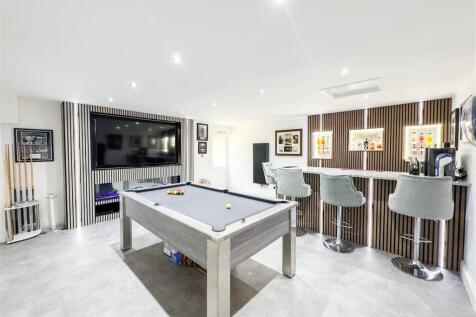 Bar/Games/Garage