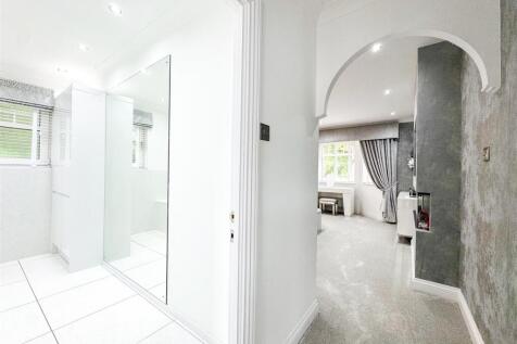 Master/En-Suite