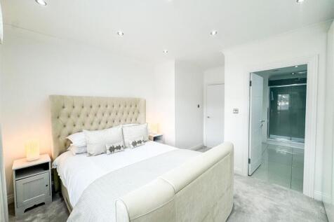 Bedroom/En-Suite/Bathroom
