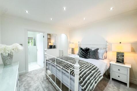 Bedroom/En-Suite