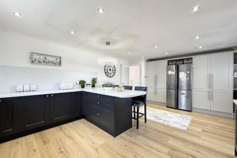 Kitchen/Dining