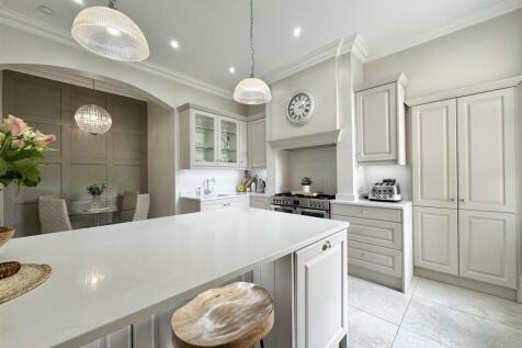 Kitchen/Dining