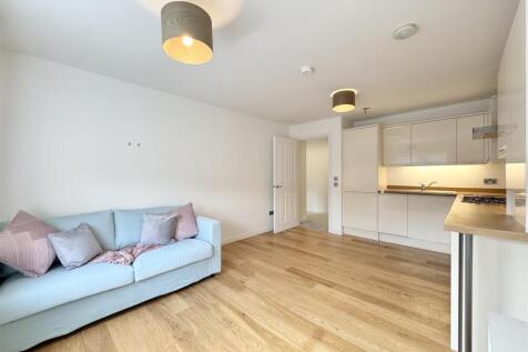 Lounge/Kitchen