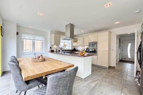Kitchen/Dining