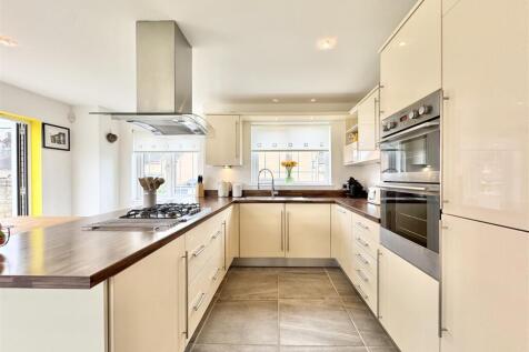 Kitchen/Dining