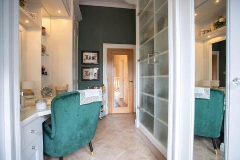 Dressing Room/Bedroom