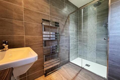 En-Suite 2
