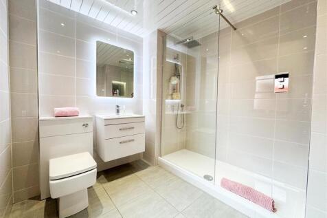 En-Suite 2