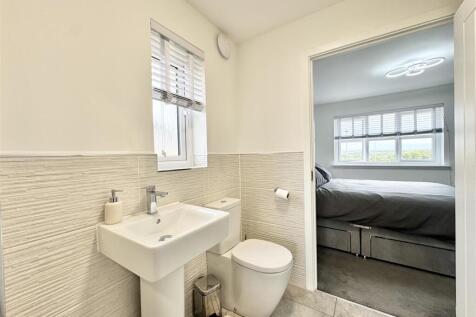 En-Suite 2