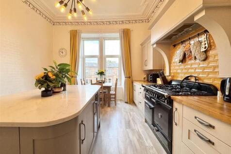 Kitchen / Dining
