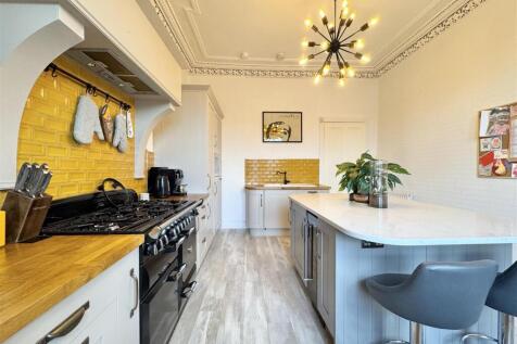 Kitchen / Dining