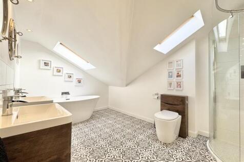 En-Suite Bathroom