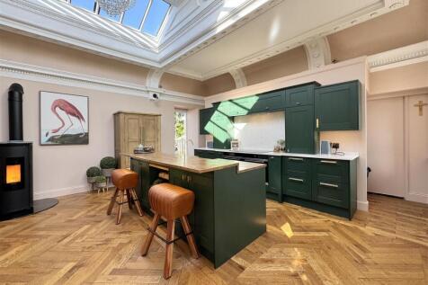 Kitchen/Dining