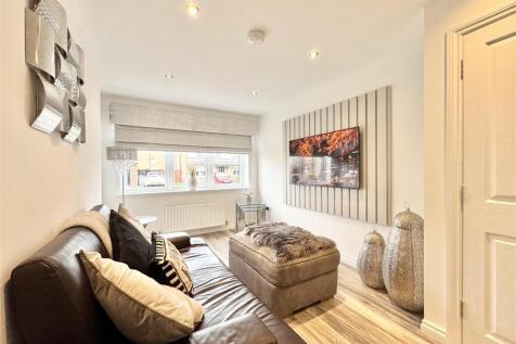 Sitting Room / Bedroom 4