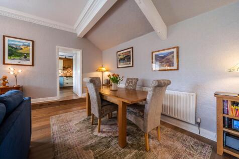 Spacious Living/Dining Room