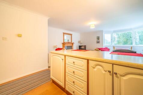 OPEN PLAN LIVING AREA