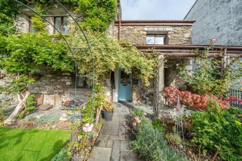 Front Garden &amp; Exterior