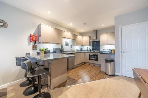 OPEN PLAN LIVING AREA