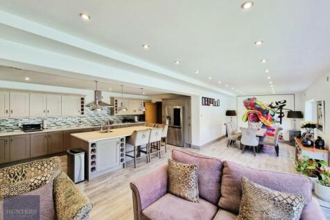 Kitchen / Dining / Family Room