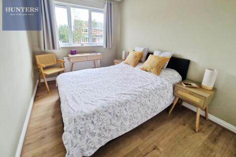 pbox-bedroom-329646.jpg