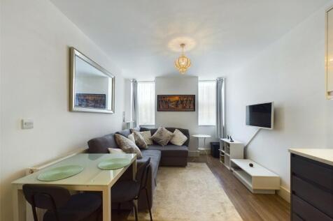 Kitchen/Living Area