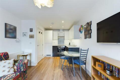 Kitchen/Living Area