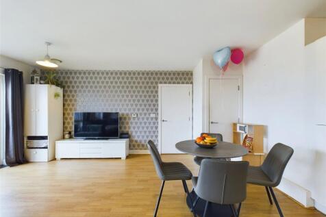 Kitchen/Living Area