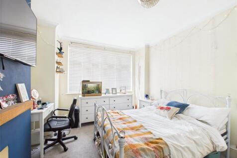 Lounge/Bedroom Four