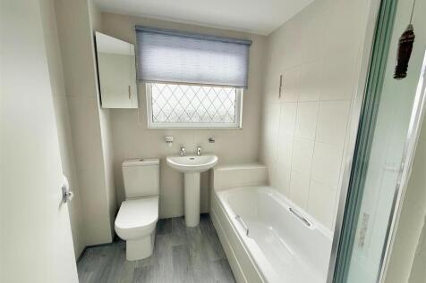 bathroom (1).jpg