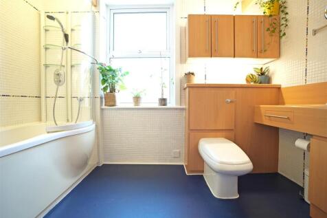 Bathroom 1.jpg
