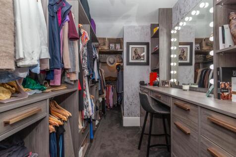 Dressing Room.jpg