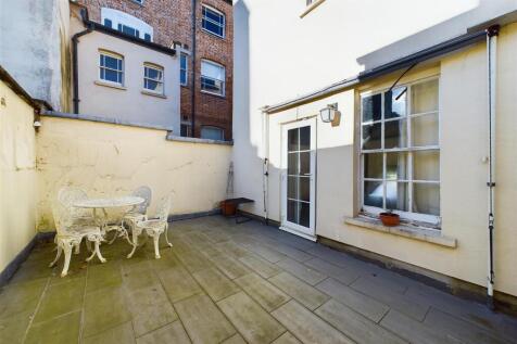 8 Waterloo Street, Clifton Village, Bristol BS8 4B