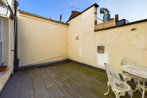 8 Waterloo Street, Clifton Village, Bristol BS8 4B