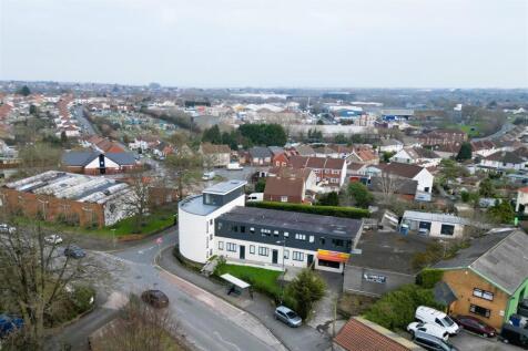 1 - 4 The Parade Church Road &amp; 2 Chapel Road, Bish