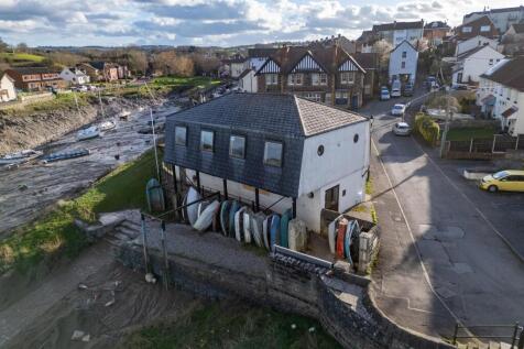 The Portishead Cruising Club, Pump Square, Pill, B