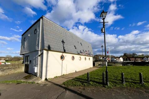 The Portishead Cruising Club, Pump Square, Pill, B