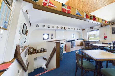 The Portishead Cruising Club, Pump Square, Pill, B