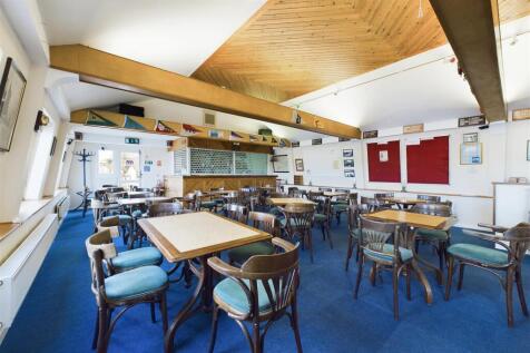 The Portishead Cruising Club, Pump Square, Pill, B