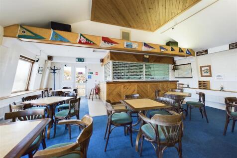 The Portishead Cruising Club, Pump Square, Pill, B