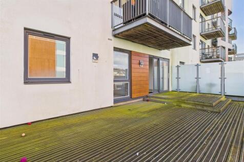 Ninety4 on the Estuary - 81 Argentia Place, Portis