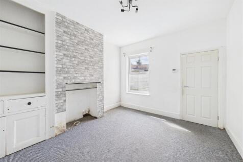 59 Great Western Road, Gloucester GL1 3PZ| Freehol
