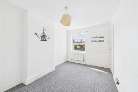 59 Great Western Road, Gloucester GL1 3PZ| Freehol