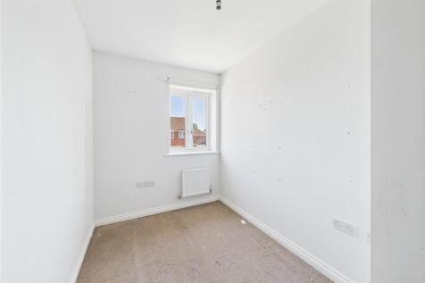 61 Dragon Rise, Norton Fitzwarren, Taunton TA2 6FA