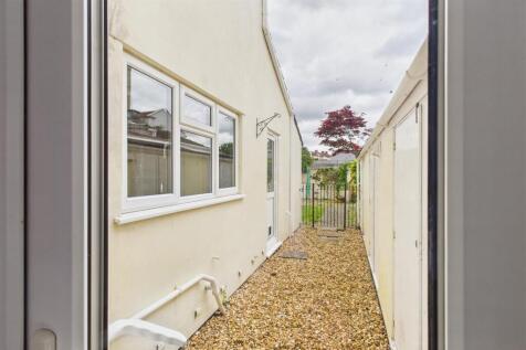 62 Charlton Road, Kingswood, Bristol BS15 1HB | Fr