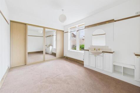 62 Charlton Road, Kingswood, Bristol BS15 1HB | Fr