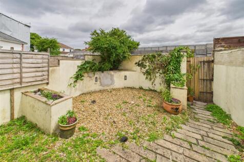62 Charlton Road, Kingswood, Bristol BS15 1HB | Fr