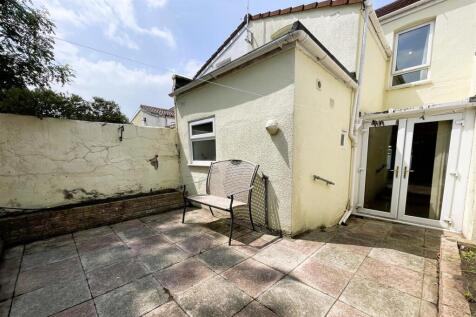 8 Kensington Road, St George, Bristol BS5 7NB | Fr
